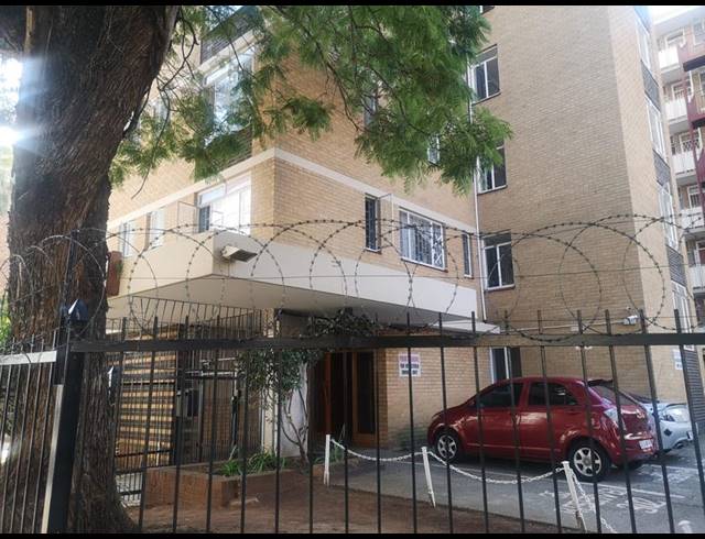 3 BEDROOM APARTMENT FOR SALE IN SUNNYSIDE